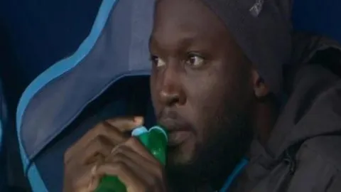 张帅组合轻松取胜，晋级迪拜女双四强